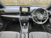 Toyota YARIS лот № 13 оценка 4  с аукциона в Японии 3