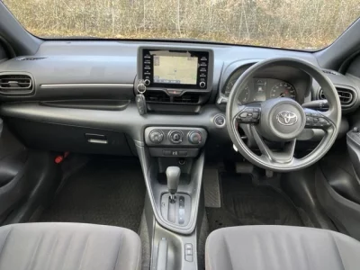 Toyota YARIS  с аукциона в Японии