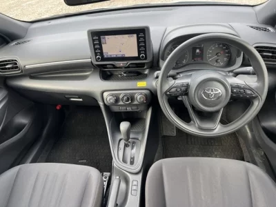 Toyota YARIS  с аукциона в Японии