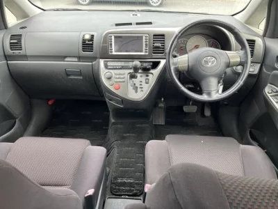Toyota WISH  с аукциона в Японии