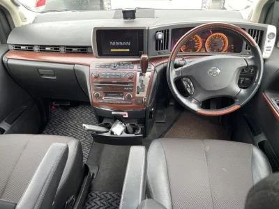 Nissan ELGRAND  с аукциона в Японии