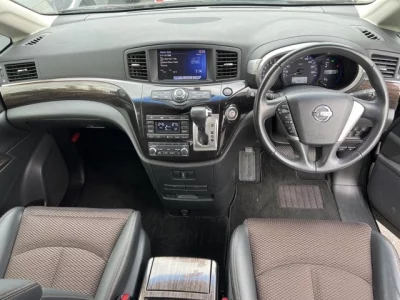 Nissan ELGRAND  с аукциона в Японии
