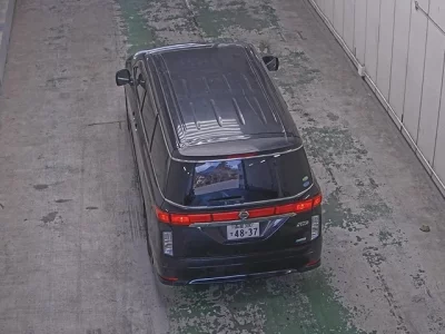 Nissan ELGRAND  с аукциона в Японии