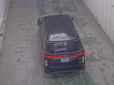 Nissan ELGRAND  с аукциона в Японии
