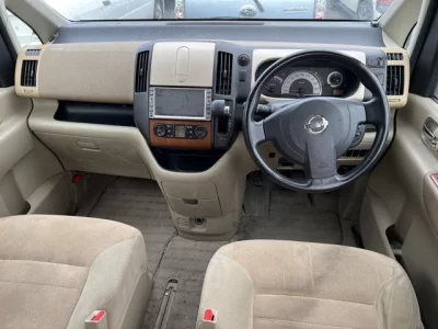 Nissan SERENA  с аукциона в Японии