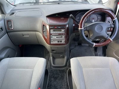 Nissan ELGRAND  с аукциона в Японии