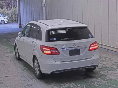 Mercedes-Benz B CLASS