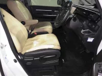 Honda STEP WAGON лот № 3006 оценка 4  с аукциона в Японии 8