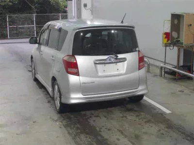 Toyota RACTIS  с аукциона в Японии
