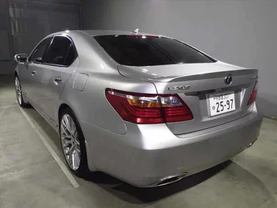 Lexus LS
