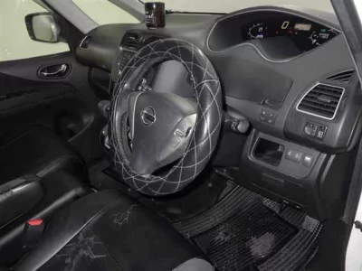 Nissan SERENA  с аукциона в Японии