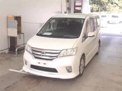 Nissan SERENA  с аукциона в Японии