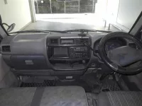 Mazda BONGO VAN лот № 194 оценка 2  с аукциона в Японии 5