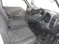 Mazda BONGO VAN лот № 194 оценка 2  с аукциона в Японии 2