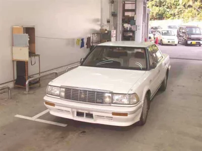 Toyota CROWN  с аукциона в Японии