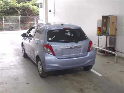 Toyota VITZ  с аукциона в Японии