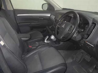 Mitsubishi OUTLANDER PHEV