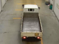 Hino DUTRO лот № 1068 оценка 3  с аукциона в Японии 2