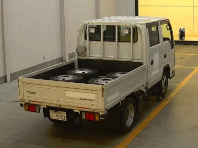 Mazda TITAN  с аукциона в Японии