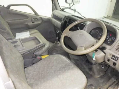 Toyota DYNA  с аукциона в Японии