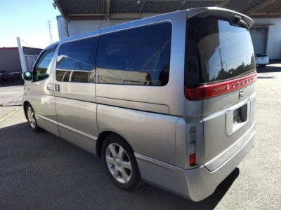 Nissan ELGRAND  с аукциона в Японии