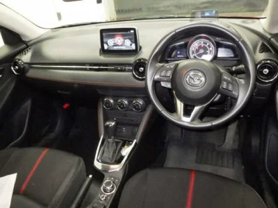 Mazda DEMIO  с аукциона в Японии