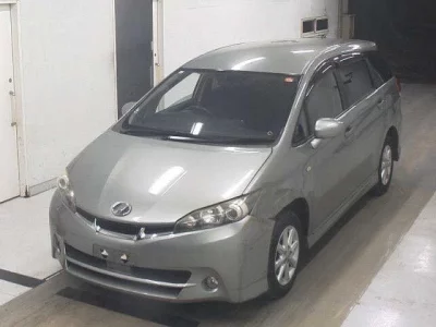 Toyota WISH  с аукциона в Японии