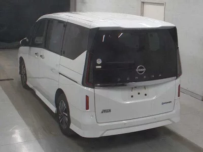 Nissan SERENA  с аукциона в Японии