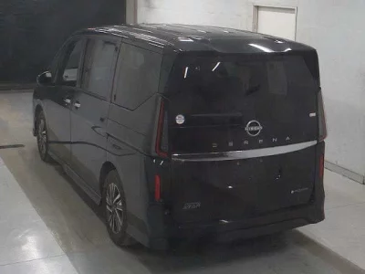Nissan SERENA  с аукциона в Японии
