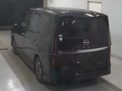 Nissan SERENA  с аукциона в Японии