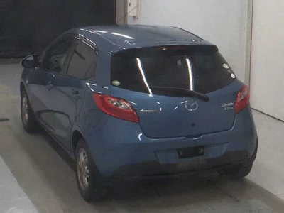 Mazda DEMIO  с аукциона в Японии