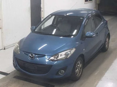 Mazda DEMIO  с аукциона в Японии