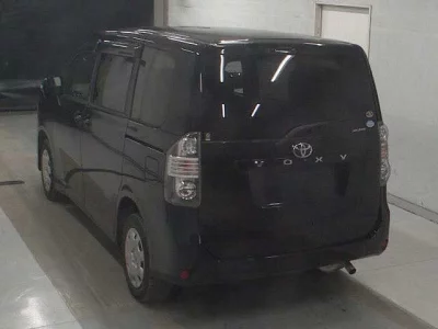 Toyota VOXY  с аукциона в Японии