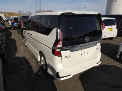 Nissan SERENA  с аукциона в Японии