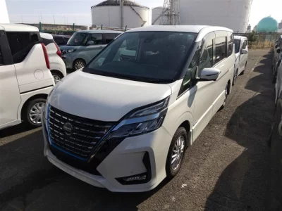 Nissan SERENA  с аукциона в Японии