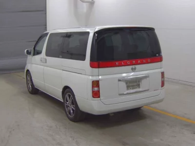 Nissan ELGRAND  с аукциона в Японии