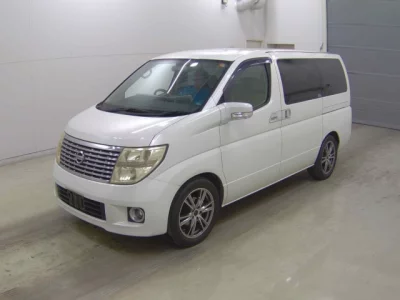 Nissan ELGRAND  с аукциона в Японии