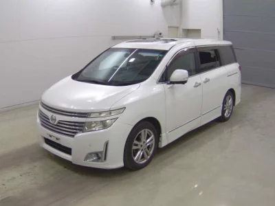 Nissan ELGRAND  с аукциона в Японии