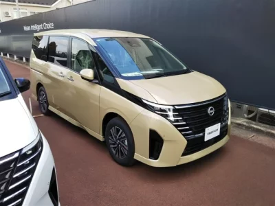 Nissan SERENA  с аукциона в Японии