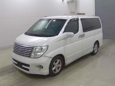 Nissan ELGRAND  с аукциона в Японии