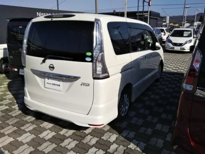 Nissan SERENA  с аукциона в Японии