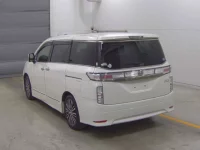 Nissan ELGRAND лот № 7014 оценка 3.5  с аукциона в Японии 1