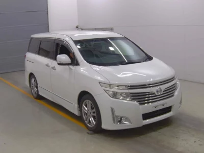 Nissan ELGRAND  с аукциона в Японии