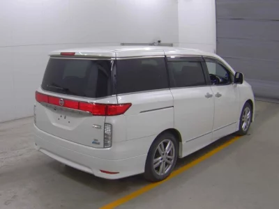 Nissan ELGRAND  с аукциона в Японии