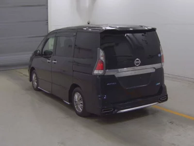 Nissan SERENA  с аукциона в Японии