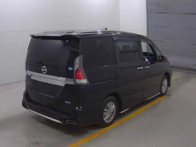Nissan SERENA  с аукциона в Японии