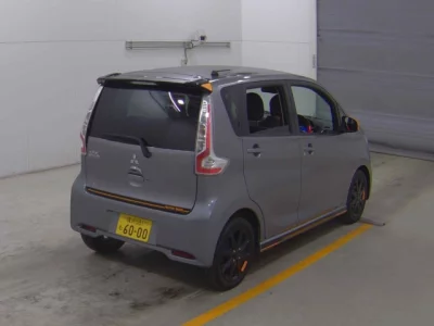 Mitsubishi EK CUSTOM