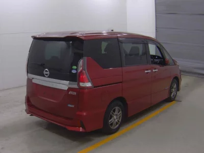 Nissan SERENA  с аукциона в Японии