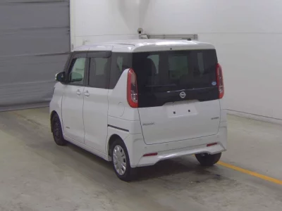 Nissan ROOX  с аукциона в Японии