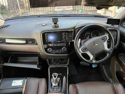 Mitsubishi OUTLANDER PHEV